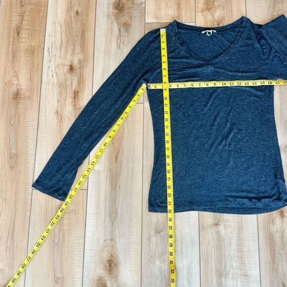 Zenana Outfitters Women's Everyday V-Neck Long Sleeve Lightweight Tee Gray Large - Picture 3 of 10